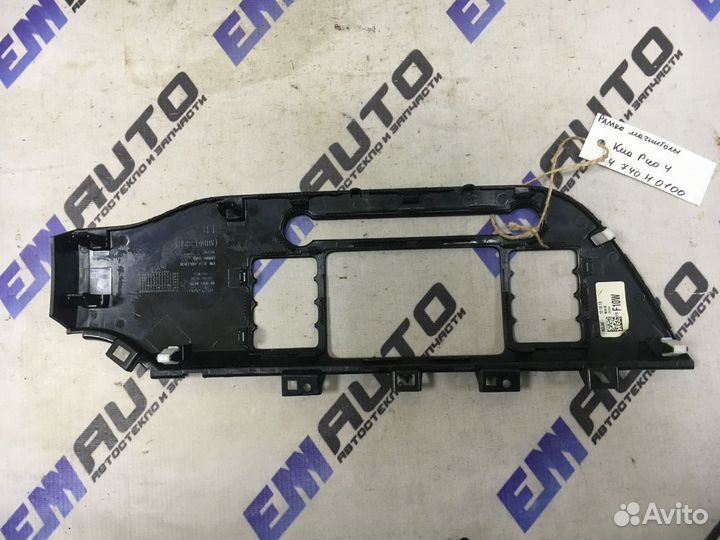 Рамка магнитолы Киа Рио 4