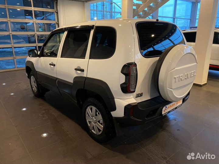 ВАЗ Niva Travel 1.7 МТ, 2022, 21 580 км