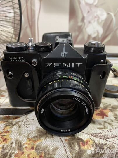 Плёночный фотоаппарат зенит ттл