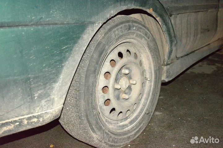 Mitsubishi Carisma 1.8 МТ, 1998, 250 000 км