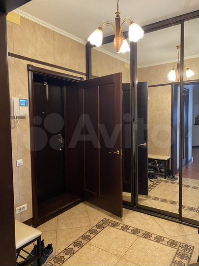 4-к. квартира, 160 м², 8/9 эт.