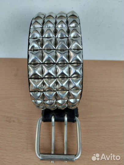 Ремень кожаный с заклёпками