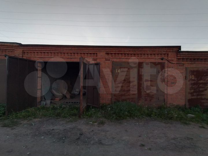 Гараж, > 30 м²