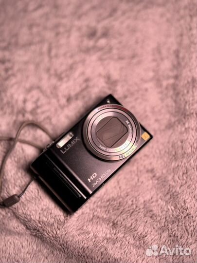 Цифровой фотоаппарат lumix y2k