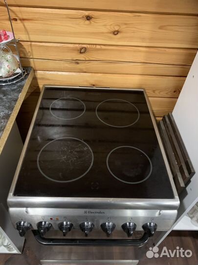 Плита стеклокерамика Electrolux