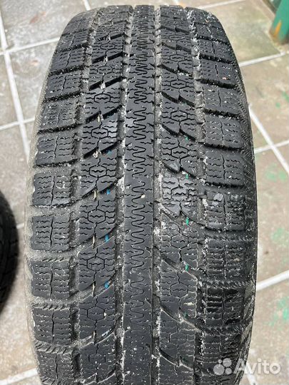 Toyo Observe GSi-5 215/65 R16