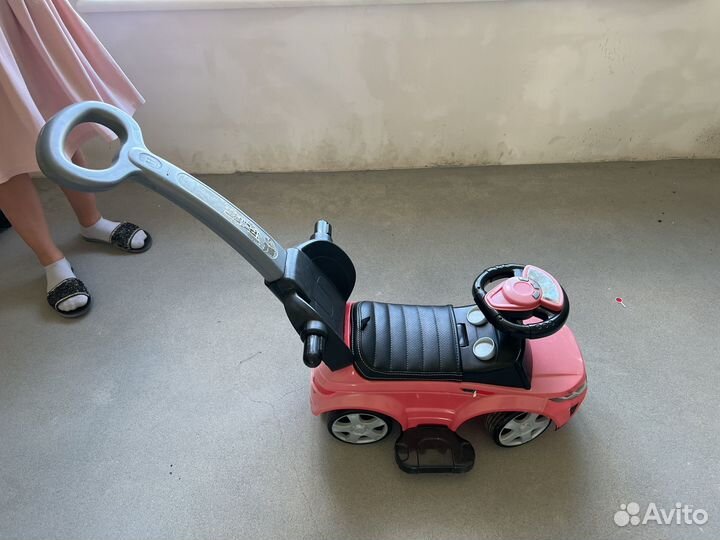 Детская машинка каталка с ручкой