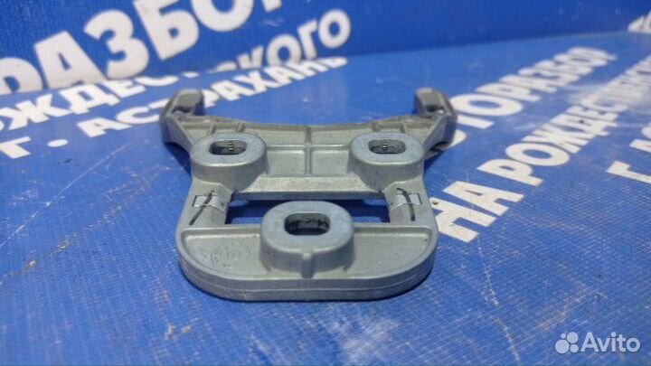 Кронштейн Mercedes-Benz W211 универсал M271956