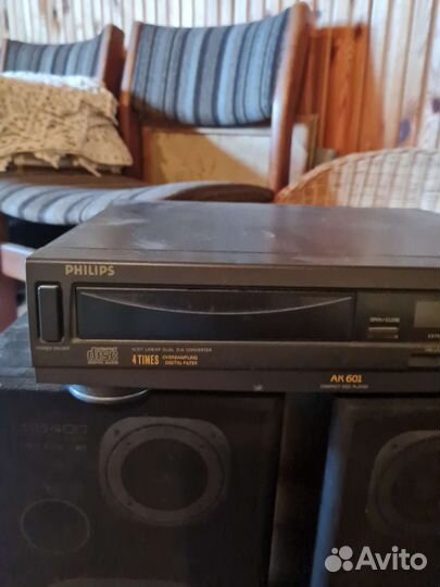 CD-проигрыватель Philips MC-601 с колонками