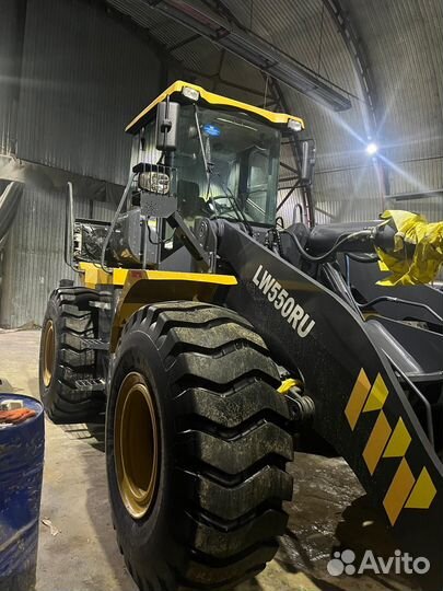 Фронтальный погрузчик XCMG LW550RU, 2020