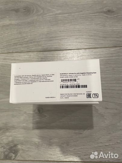 Оригинальная коробка от AirPods Pro