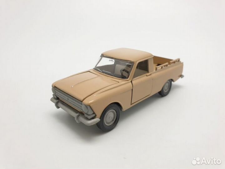 Москвич Пикап Светлый желто-коричневый