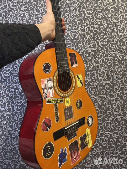 Классическая гитара шестиструнная