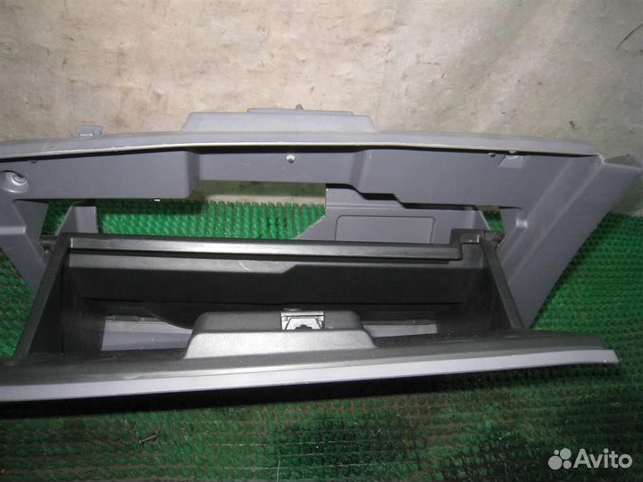 Бардачок (ящик перчаточный) Nissan Almera Tino 20