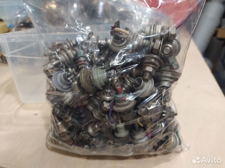 Мощные советские диоды,тиристоры,стабилитрон 1.5кг