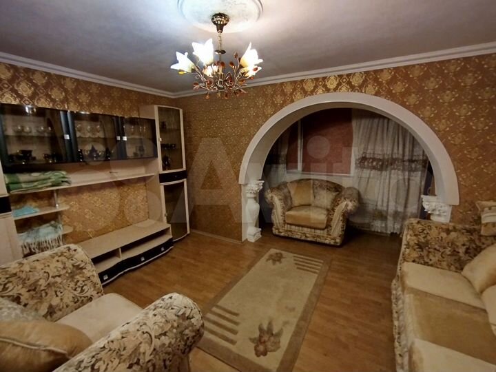 2-к. квартира, 70 м², 2/10 эт.