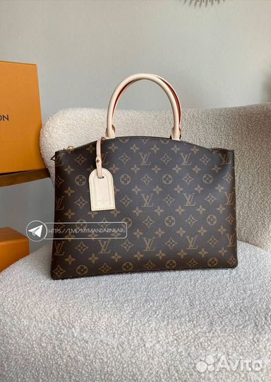 Сумка от Louis Vuitton