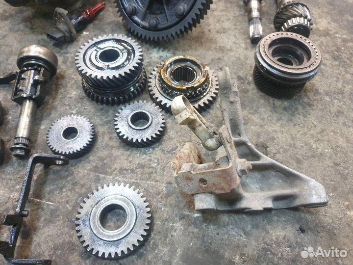 Шестерня, ось, вал, муфта МКПП Volkswagen Golf