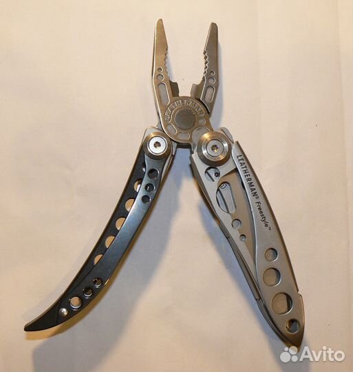 Мультитул leatherman freestyle