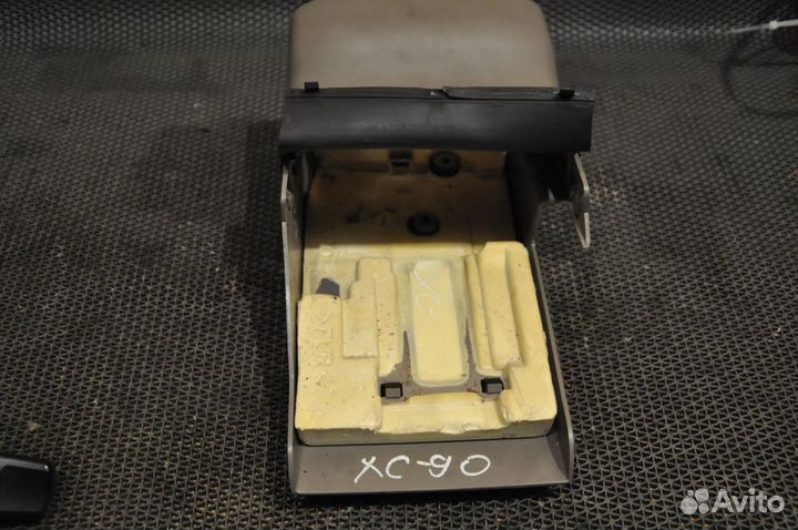 Кожух рулевой колонки volvo XC90 C 91