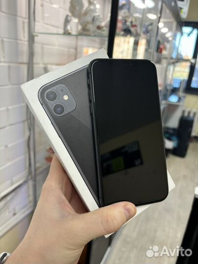 iPhone 11, 64 ГБ