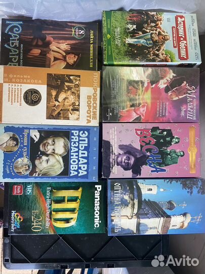 Набор видеокассет VHS с разными фильмами