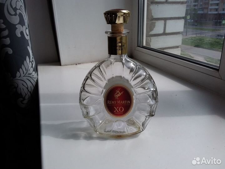 Бутылка из под коньяка Remy Martin XO