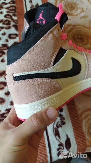 Nike Air Jordan 1 Mid SE Hyper Pink / Оригинал