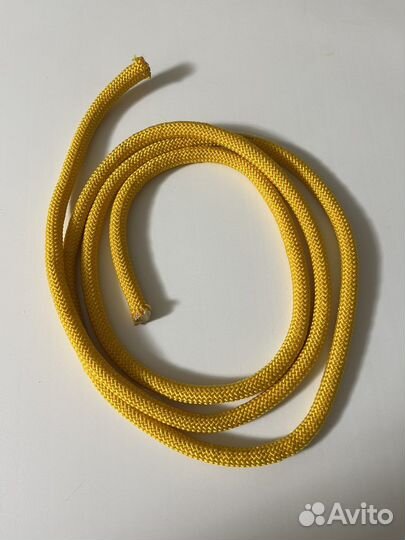 Гимнастическая скакалка