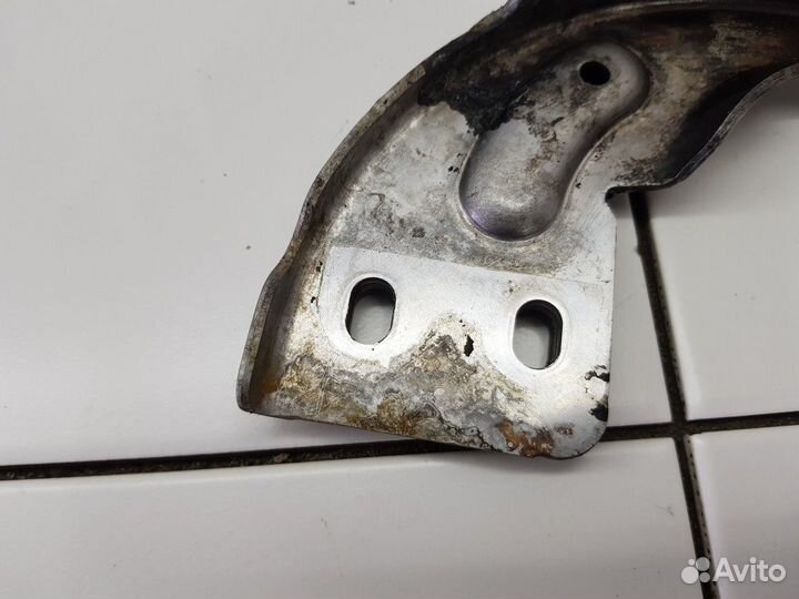 Кронштейн катализатора (Geely Monjaro)