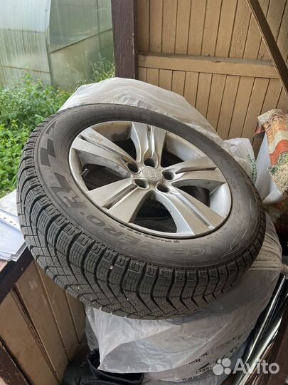 Pirelli Winter Studdable Plus 225/60 R17