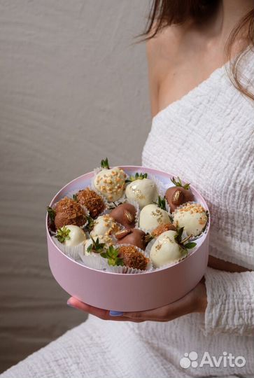 Боксы из клубники в шоколаде