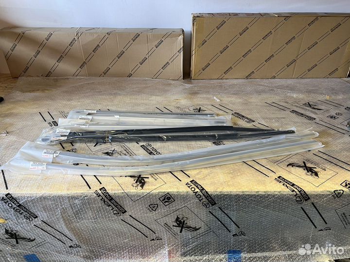 Молдинг двери Toyota RAV 4 2019 XA50