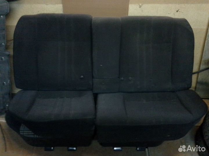 Сиденье заднее для иномарок