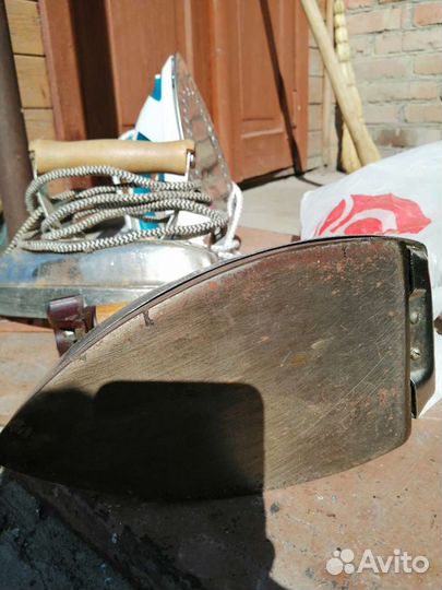 Утюг старинный