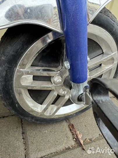 Детский велосипед с ручкой