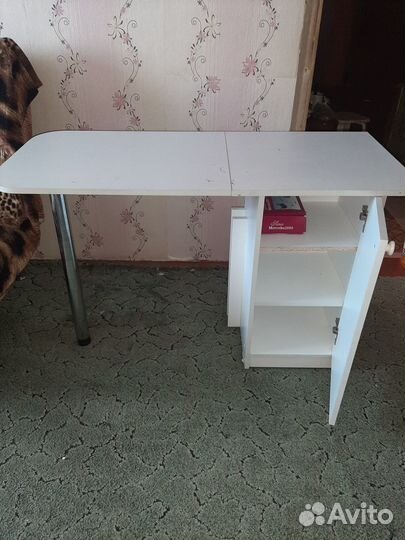 Стол для маникюра бу