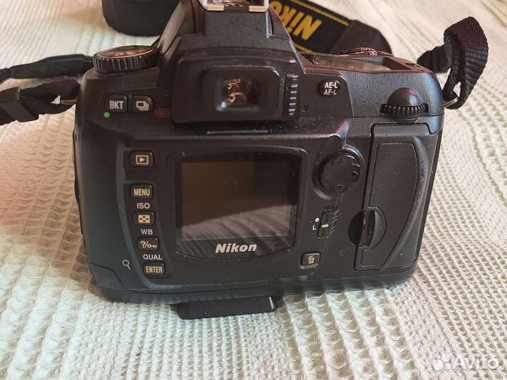 Зеркальный фотоаппарат nikon D70