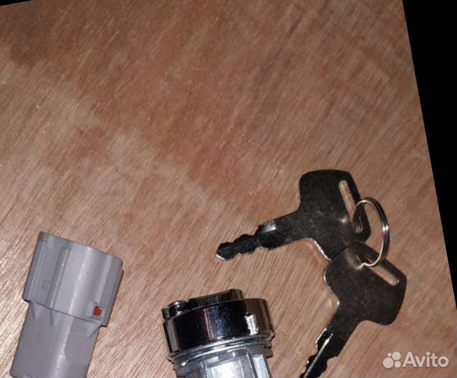 Замок зажигания Hitachi/zx330