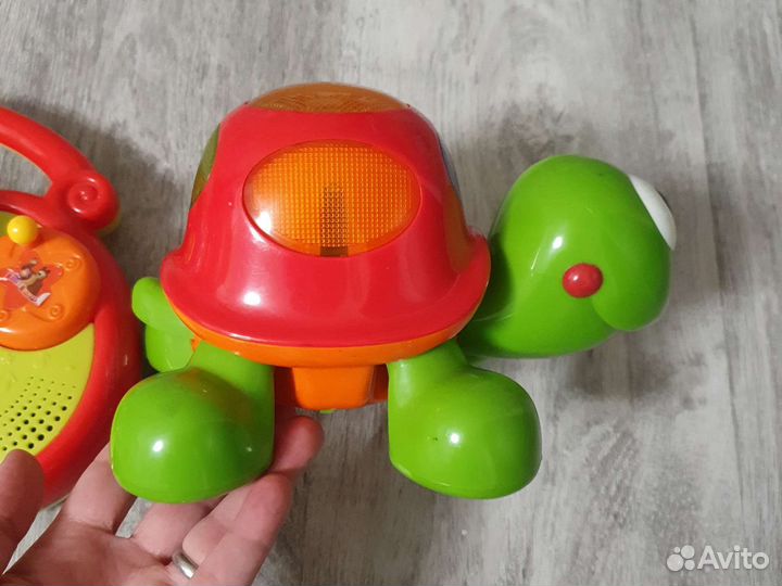 Развивающие игрушки музыкальные elc, chicco