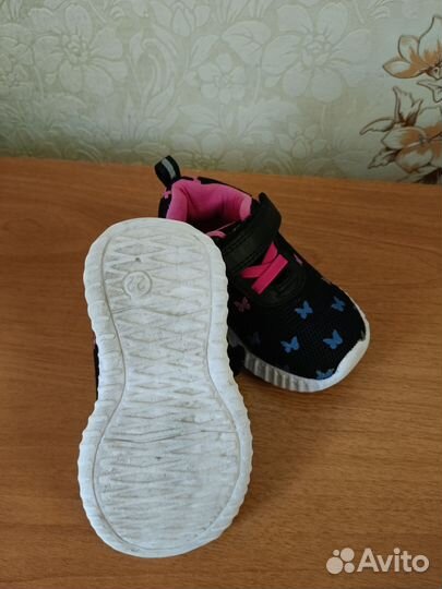 Кроссовки для девочки