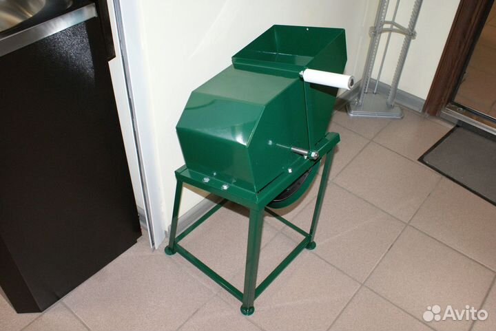 Кормоизмельчитель ручной новый