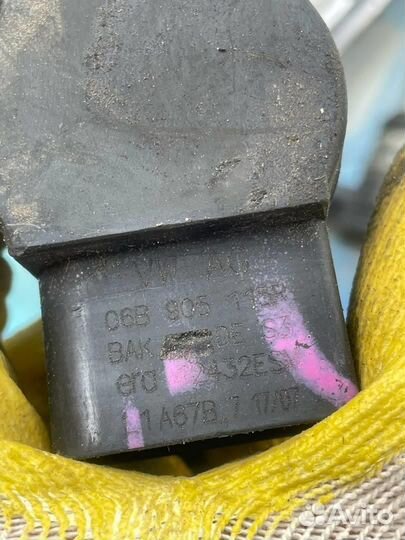 Катушка зажигания 06A905115R