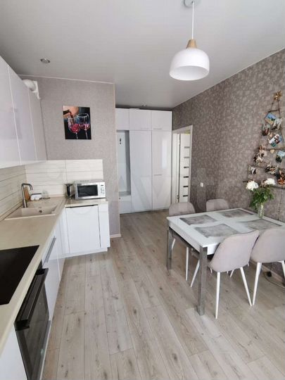 2-к. квартира, 57 м², 9/17 эт.