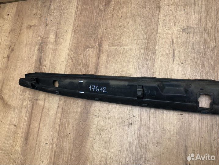 Накладка заднего бампера Toyota Land Cruiser (120)