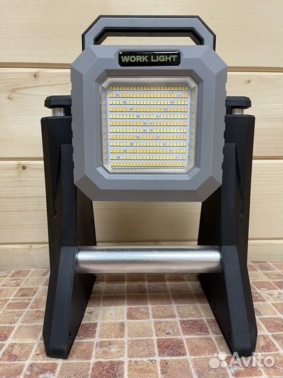 Прожектор-повербанк мощный многофункциональный