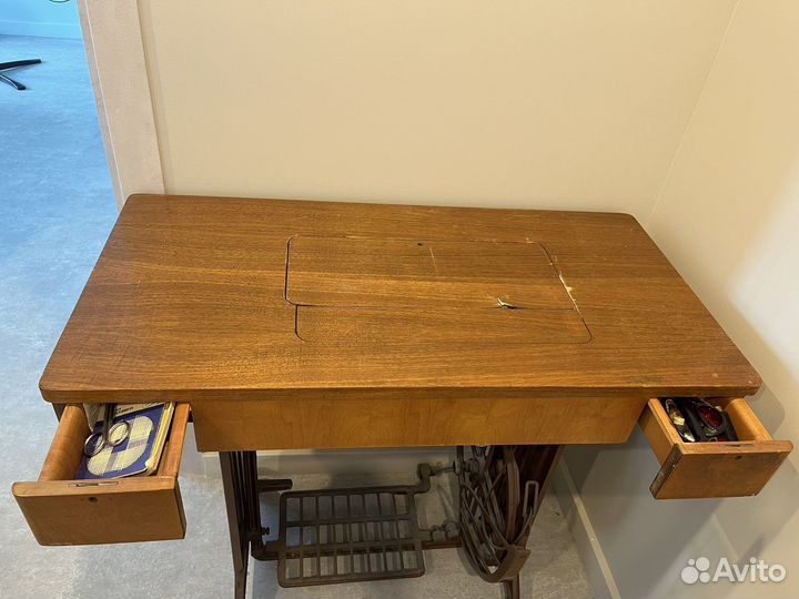 Швейная машинка LADA