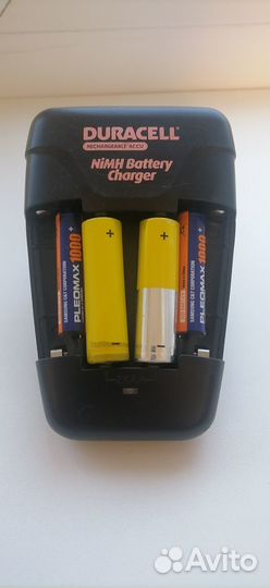 Зарядное устройство для пальчиковых аккумуляторов