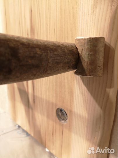 Настенный стенд для попугая