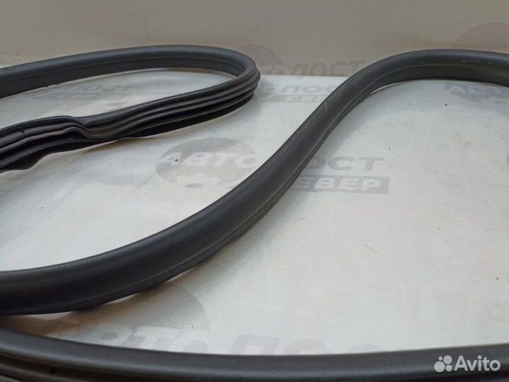 Уплотнитель проема задний правый Peugeot 308 4A